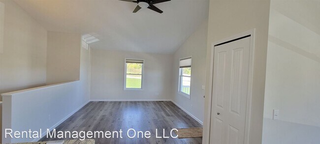 Building Photo - 3 br, 2 bath House - 927 Cobalt St
