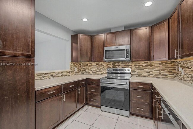 Building Photo - 11860 SW 81st Rd