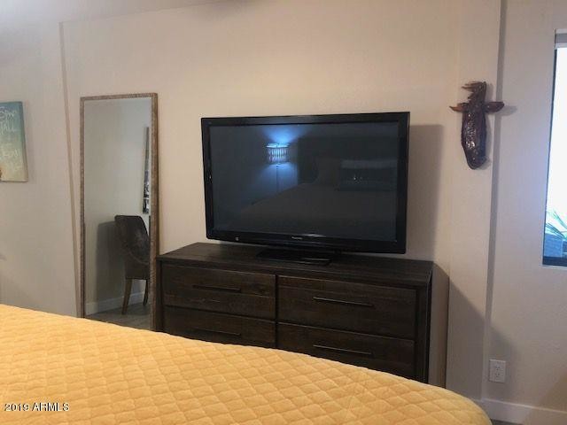 Foto del edificio - 7625 E Camelback Rd