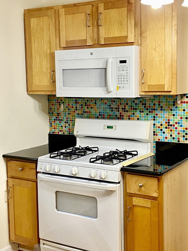 Building Photo - 6509 S Blackstone Ave