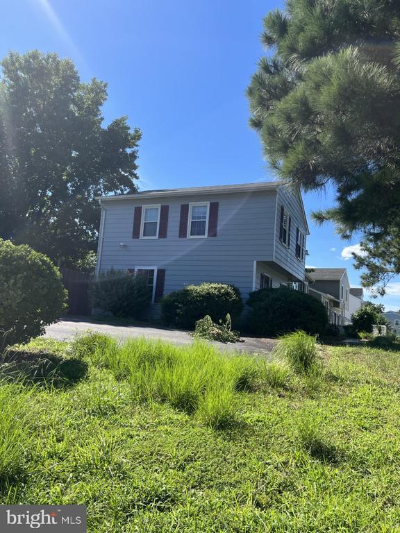 Foto principal - 939 Pleasant St