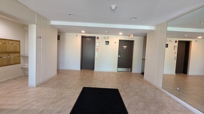 Building Photo - 1 Villa Verde Dr