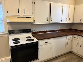 Building Photo - 66 Hamlet Ave