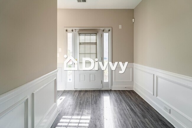 Foto del edificio - 7146 Fringe Flower Dr