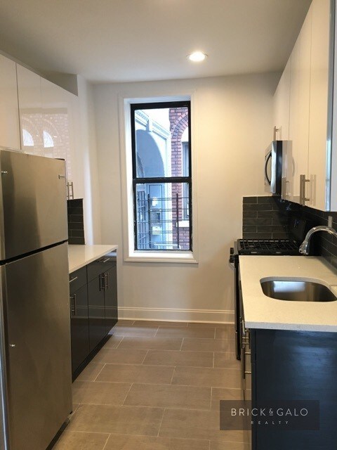 Foto principal - 675 Linden Blvd