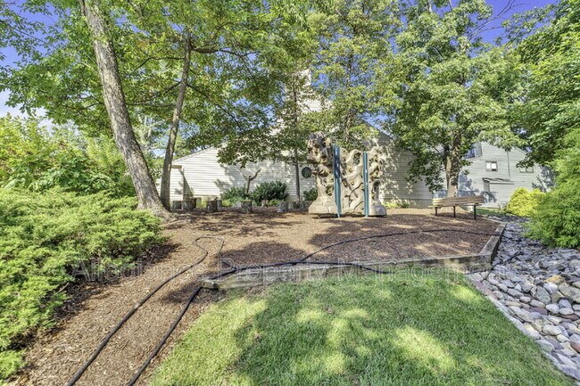 Building Photo - 11041 Villaridge Ct