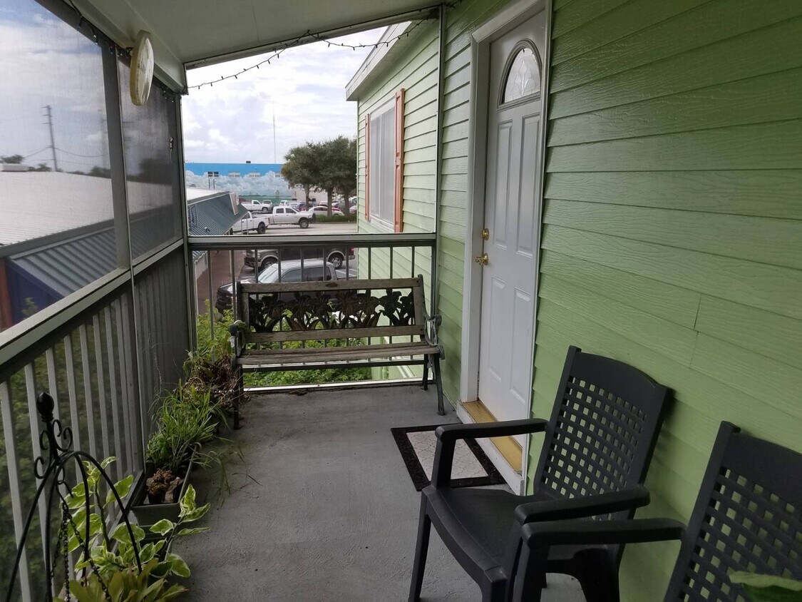 Foto principal - 370 W Interlake Blvd