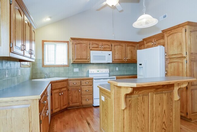 Building Photo - 13212 Forest Oaks Dr