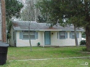 Building Photo - 3204 E Gonzalez St
