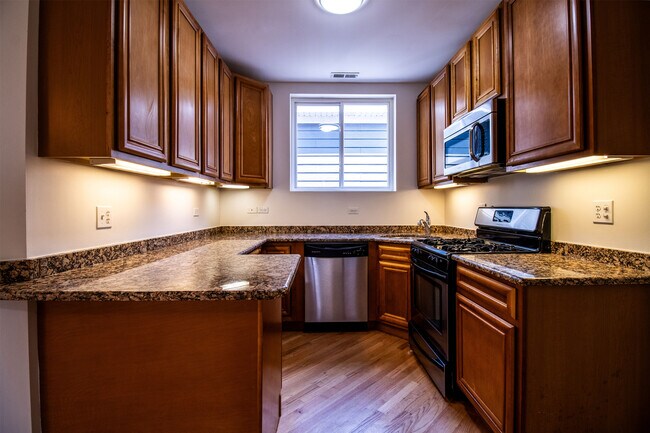 Foto del edificio - 4360 W Wilson Ave