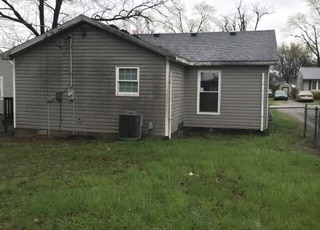 Building Photo - 829 Bartley Ave