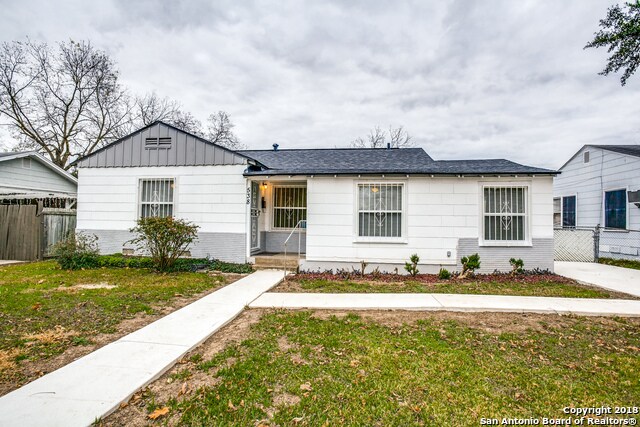 Primary Photo - 538 W Hermine Blvd
