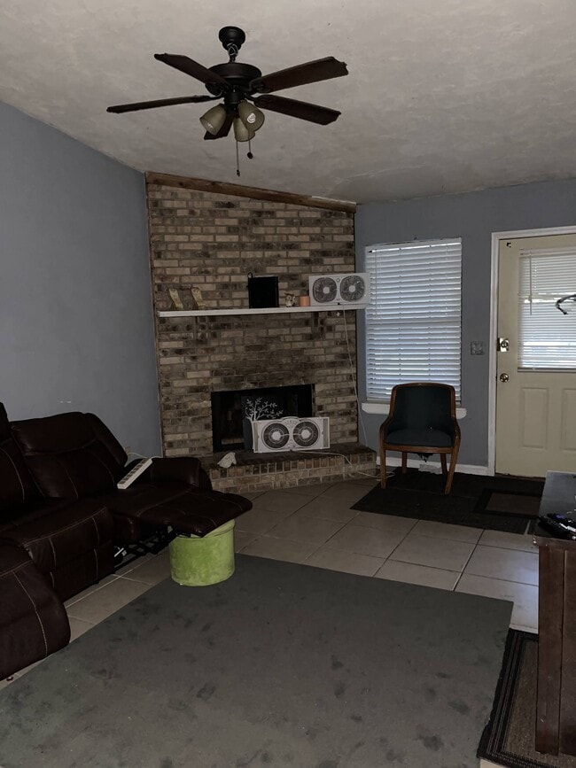 Building Photo - 2835 Botany Pl