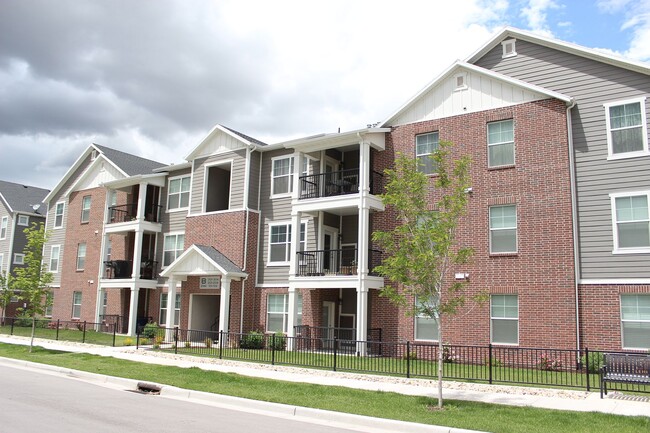 Building Photo - Reduced price