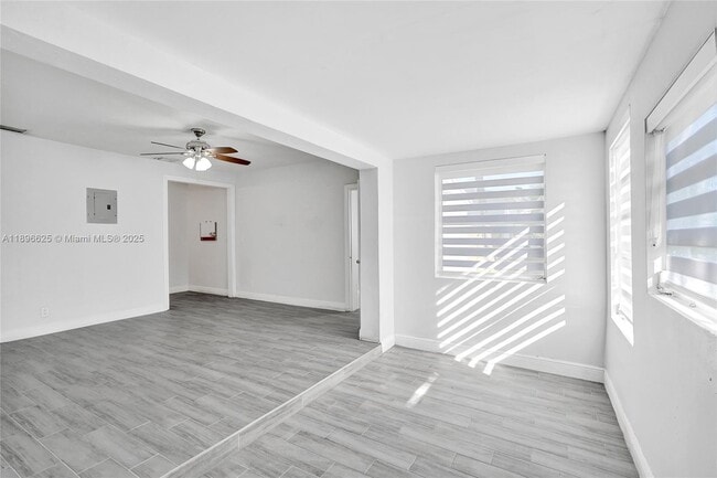 Foto del edificio - 119 SW 22nd Ave