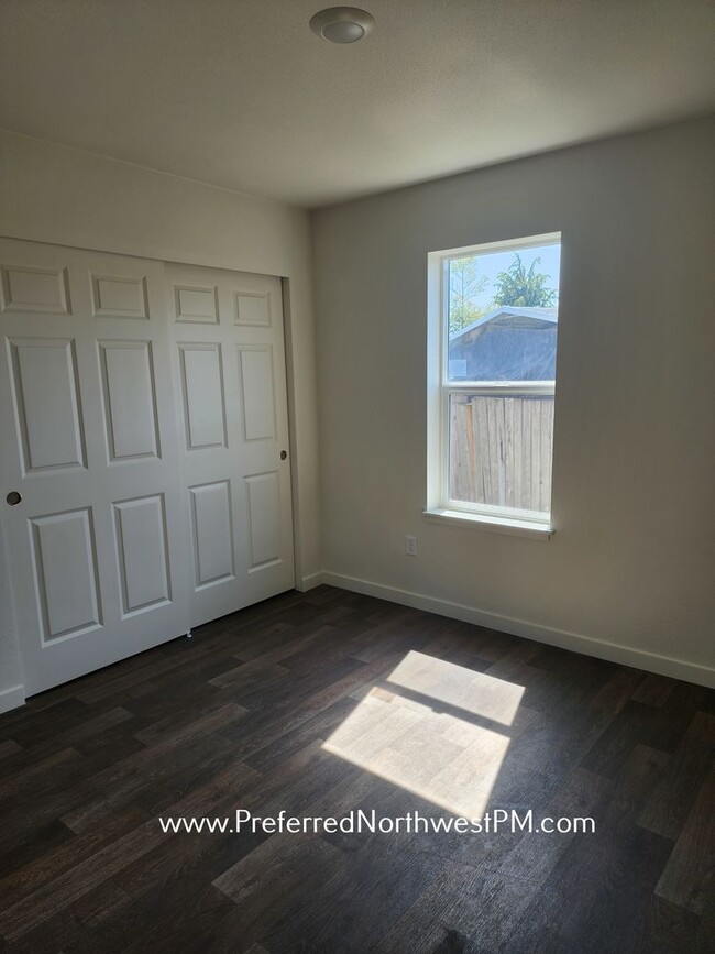 Building Photo - New Mobile Home in Tivoli Mobile Home Park...