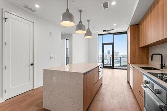 Building Photo - 84 East Ave