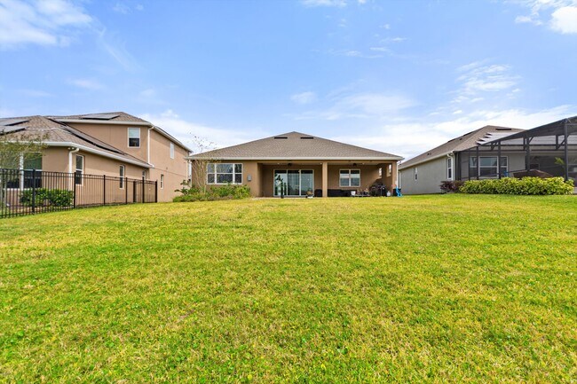 Building Photo - 994 Victoria Hills Dr S
