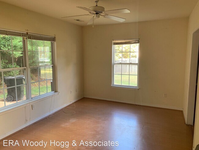 Building Photo - 3 br, 2.5 bath House - 2802 Goyne Terr