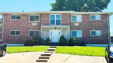 Building Photo - 230 Carrington Ln