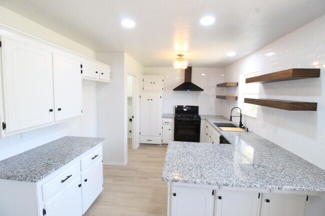 Foto del edificio - 5613 NW 115th St