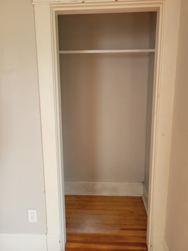 Building Photo - 544 36th Duplex