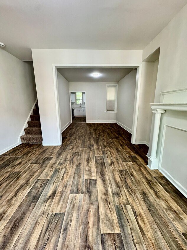 Foto principal - Spacious 3-Bedroom Home with Modern Amenit...
