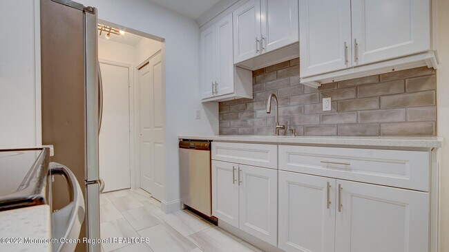 Foto del edificio - 231 Medford Ct