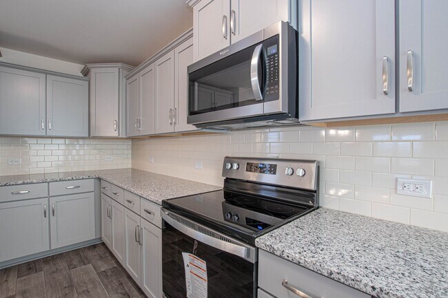 Building Photo - Beautiful 4BD/3BTH Single Family Home Minu...