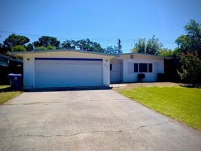 Building Photo - 914 Snyder Dr