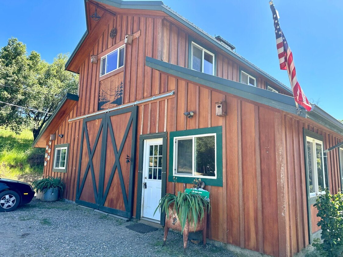 Primary Photo - 1 Bedroom 2 Bathroom Home Attached To A La...