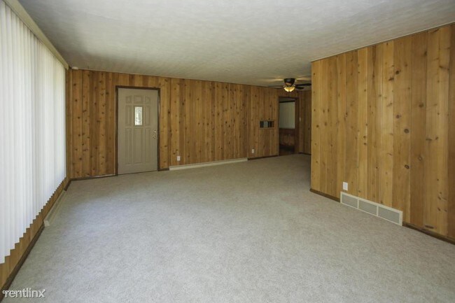 Building Photo - 2130 Meachem Rd