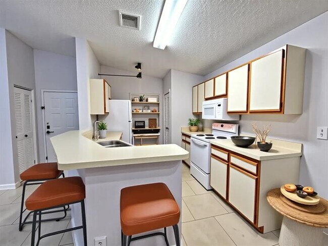 Foto del edificio - 9999 Summerbreeze Dr