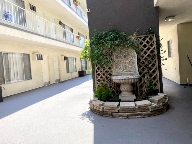 Building Photo - Bronson Towers