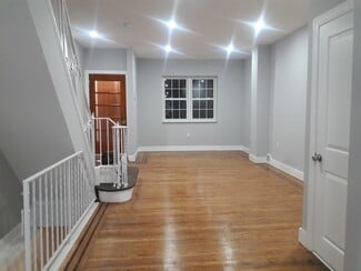 Building Photo - 2413 S Rosewood St