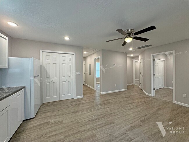 Foto del edificio - Charming 3-Bedroom, 1-Bathroom House for Rent in Springfield’s Heart of the Westside Neighborhood