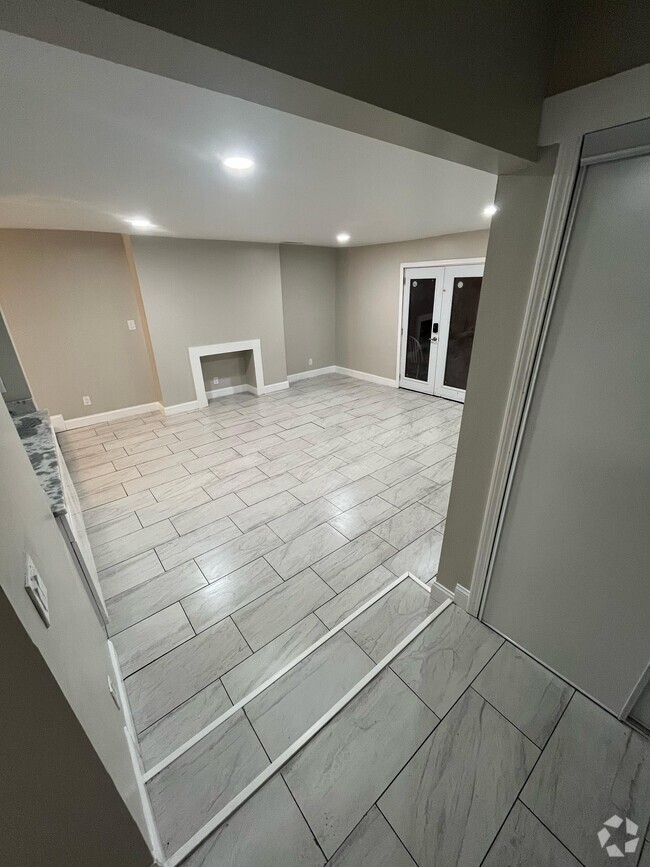Building Photo - 3575 Oakvale Rd
