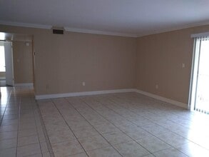 Building Photo - 1830 Maravilla Ave