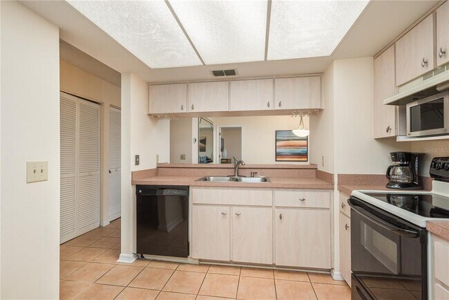 Foto del edificio - 2713 Countryside Blvd