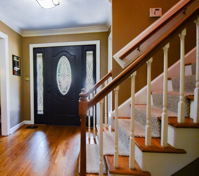 Building Photo - 2 Weeks Free Rent~4 Bedroom 2.5 Bathroom With A Large Deck and 2 Car Garage! Near Methodist Unive...