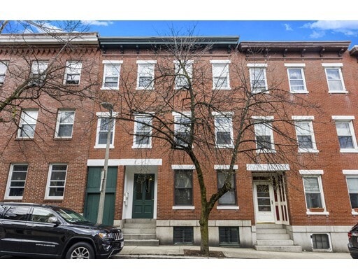 Building Photo - 98 Elm St