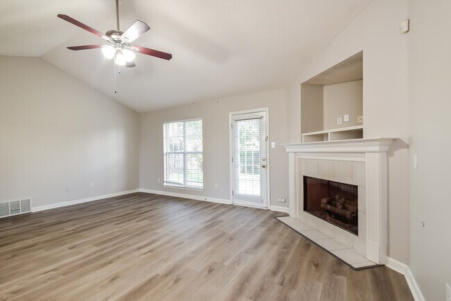 Building Photo - 2829 Russum Dr