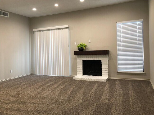 Foto del edificio - 1503 N Garrett Ave
