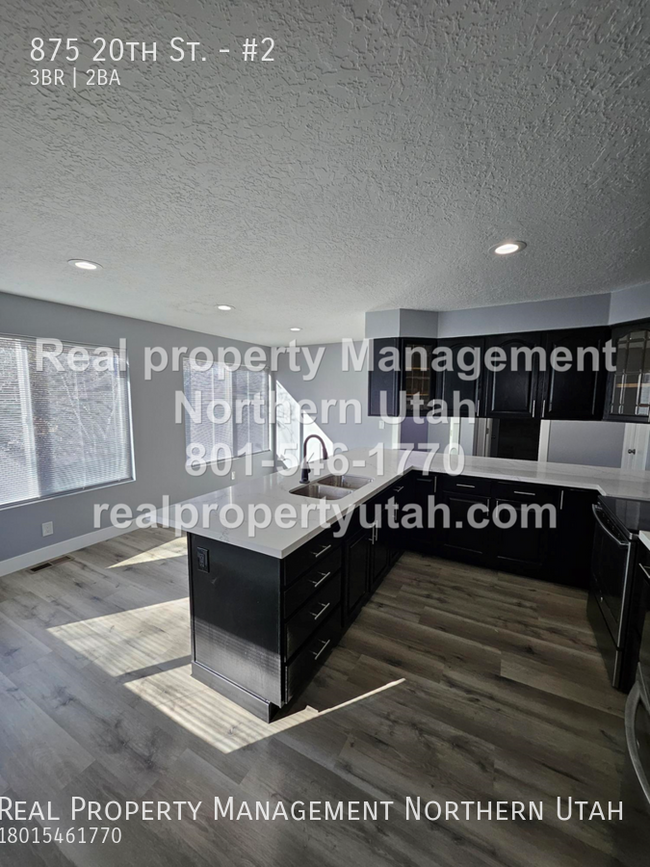 Building Photo - 3 Bedroom 2 Bath Unit Now Available