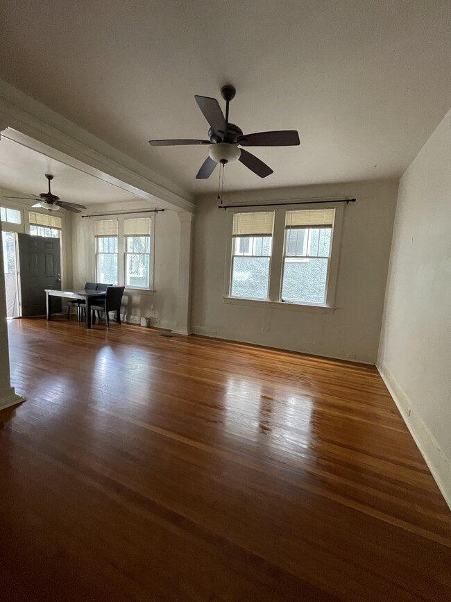 Building Photo - 7816 Saint Charles Ave