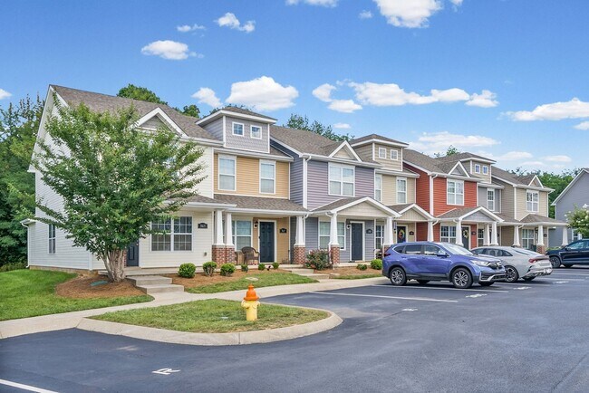 Foto del edificio - Luxury Living at it's best! 2 Bed 2 1/2 Bath condos near I-24