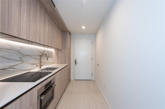Foto del edificio - 77 SE 5th St