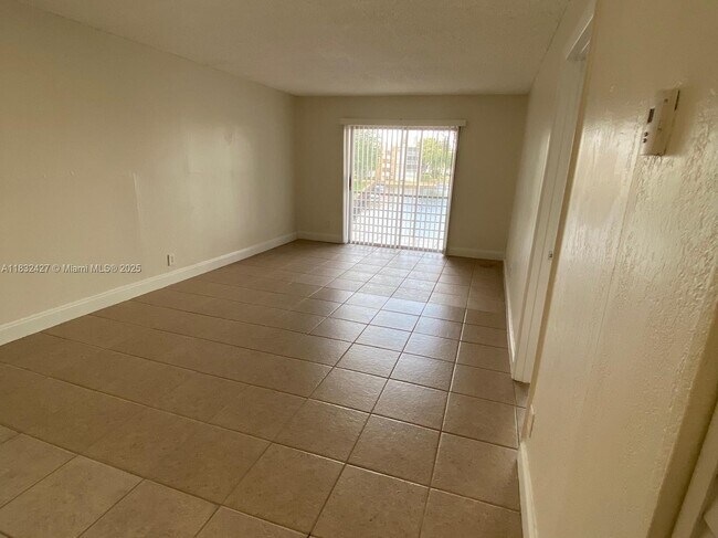 Foto del edificio - 2775 Taft St