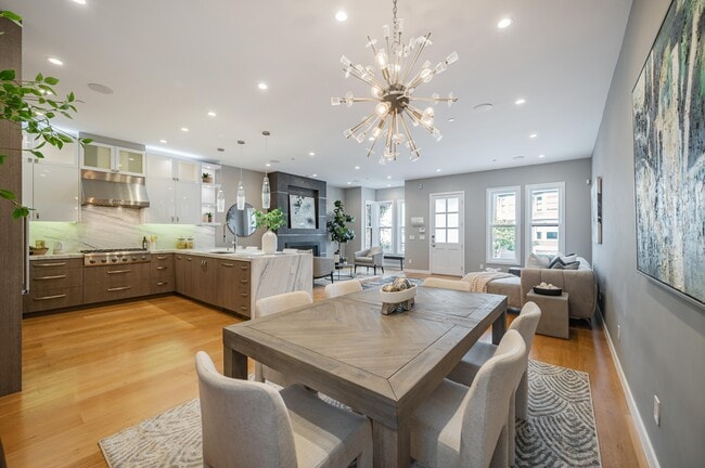 Building Photo - 215 3rd Ave