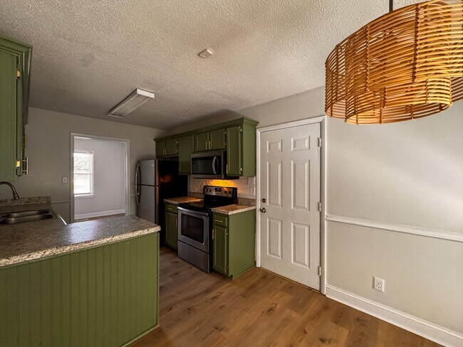 Building Photo - Stylish 3 Bed 2 Bath Home in Jack Britt